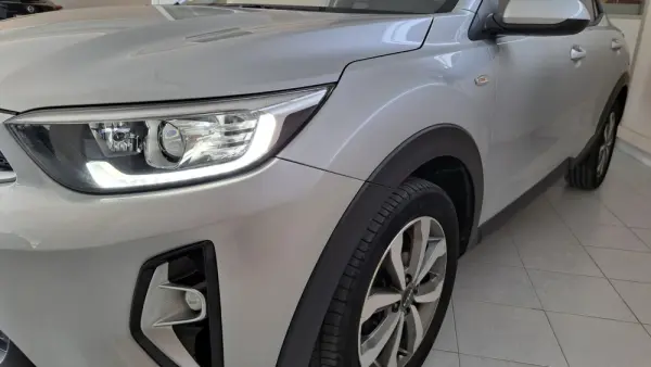 Kia Stonic 1.2 Dynamic 9