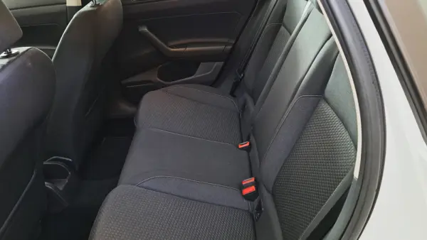 Volkswagen Polo Confortline 22