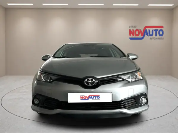 Toyota Auris 1.2T Exclusive 8