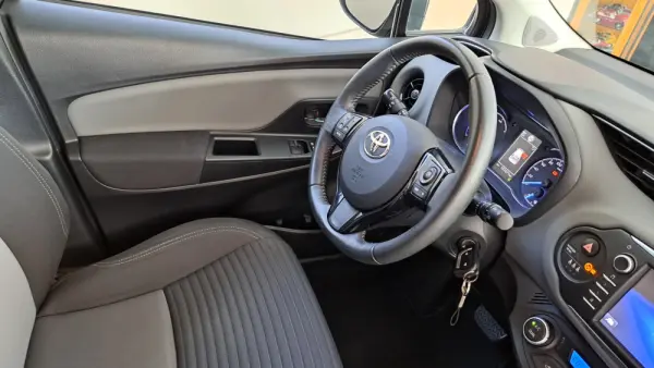 Toyota Yaris 1.5 HSD Sport +P.Techno+P.Luxury 13