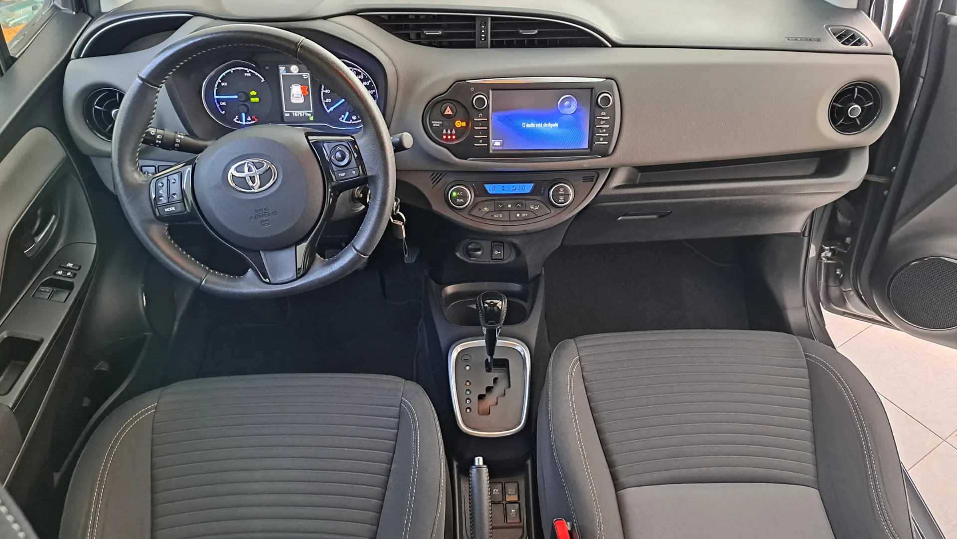 Toyota Yaris 1.5 HSD Sport +P.Techno+P.Luxury 10