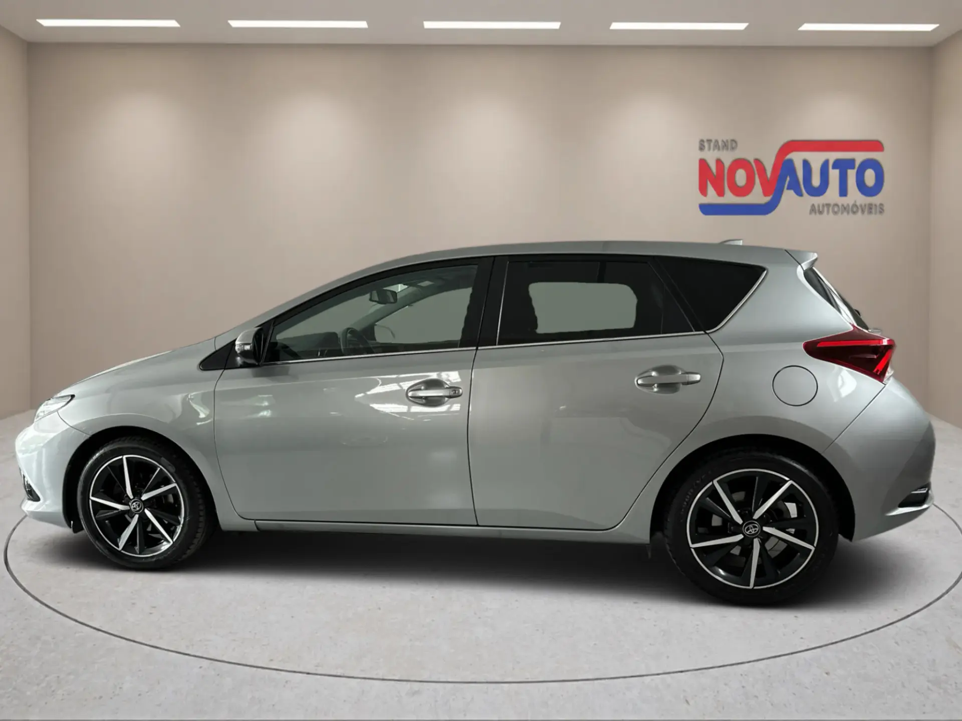 Toyota Auris 1.2T Exclusive 6