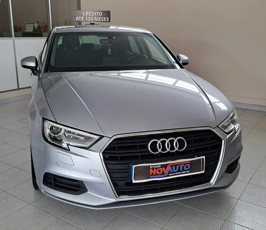 Audi A3 Limousine 30 TFSI Design S tronic 2