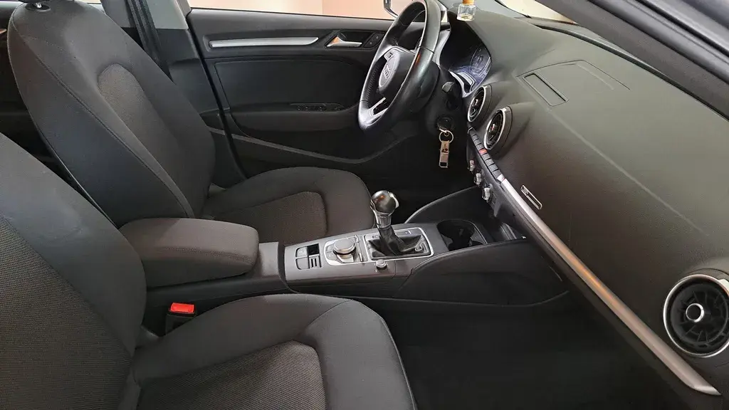 Audi A3 Limousine 30 TFSI Design S tronic 6