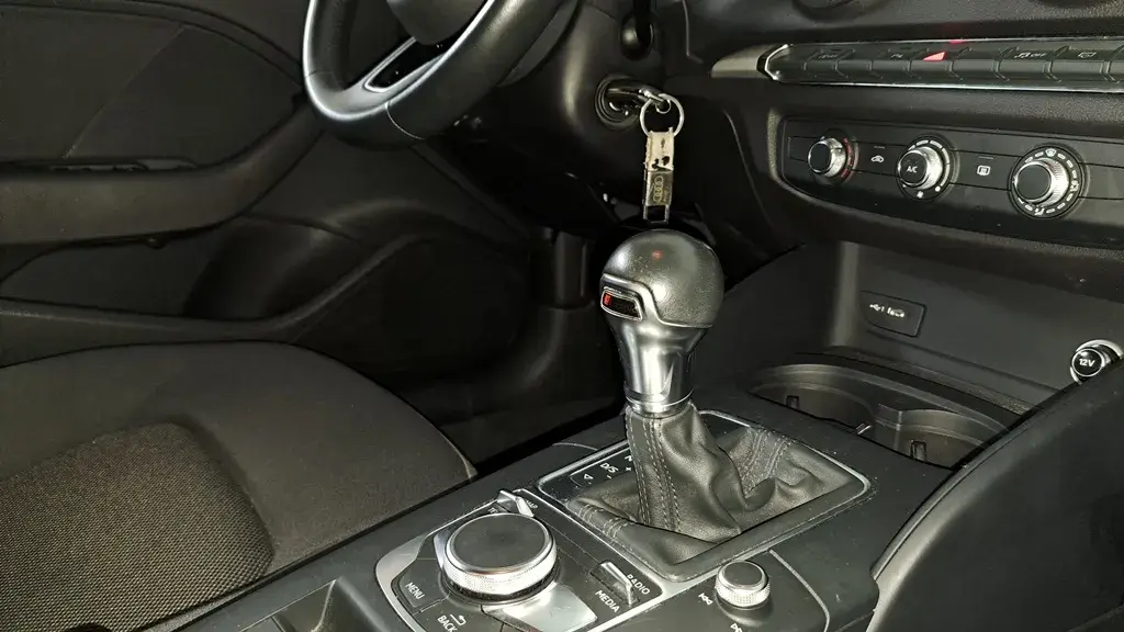 Audi A3 Limousine 30 TFSI Design S tronic 8