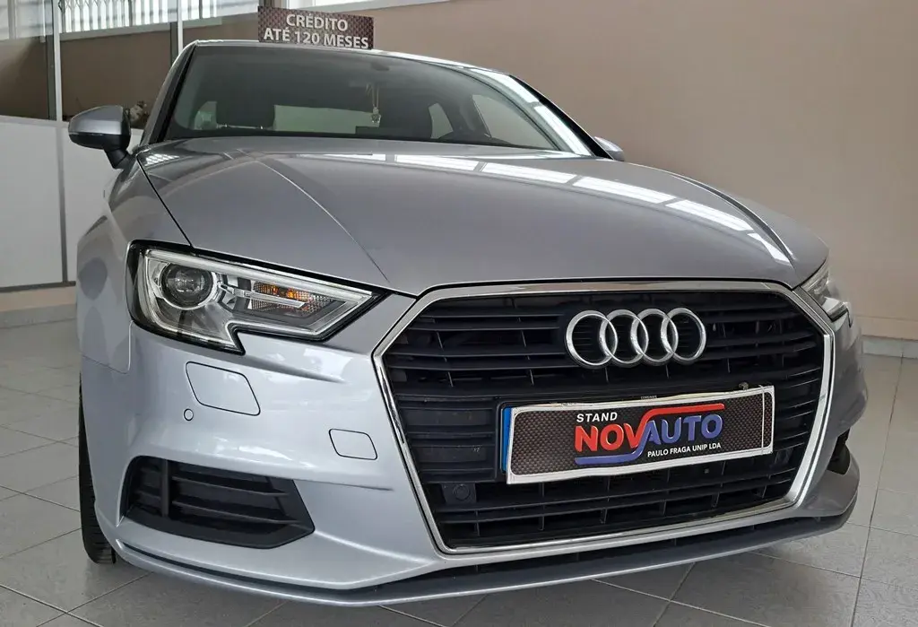 Audi A3 Limousine 30 TFSI Design S tronic 24