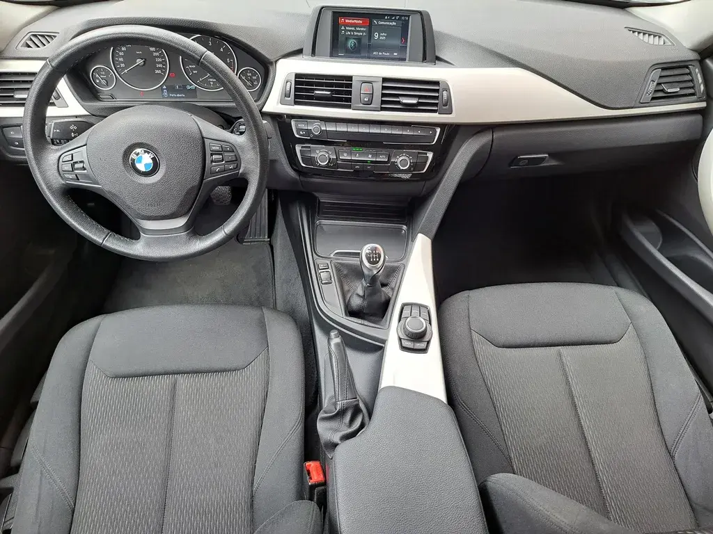 BMW 318 d Touring 22