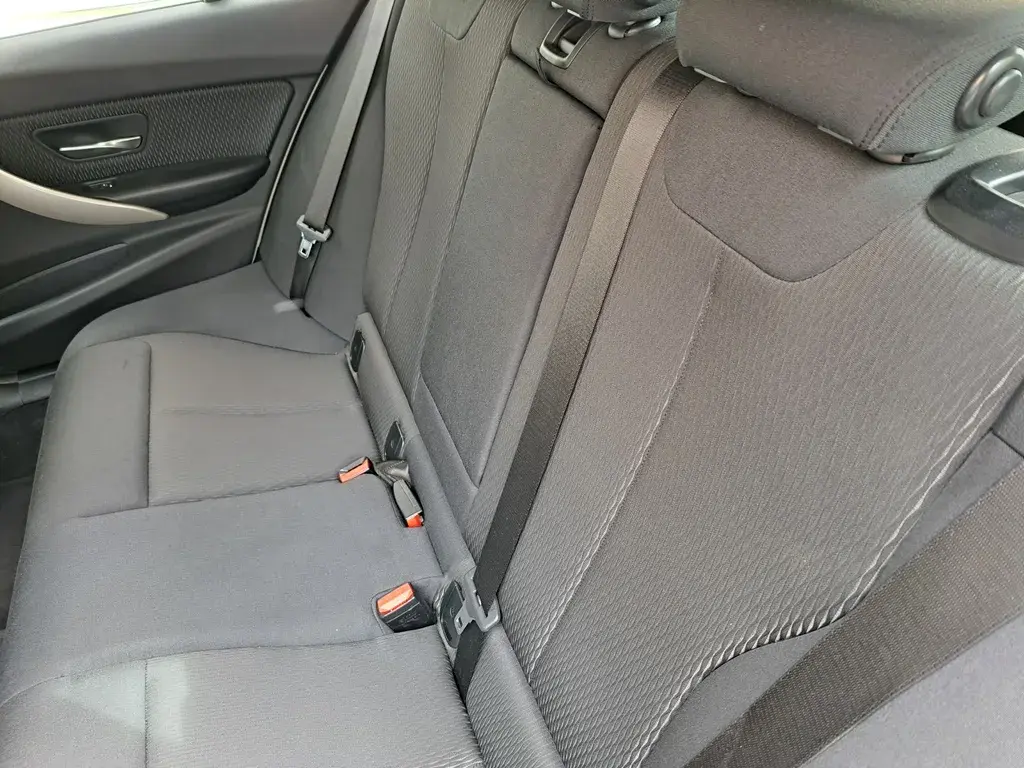 BMW 318 d Touring 23