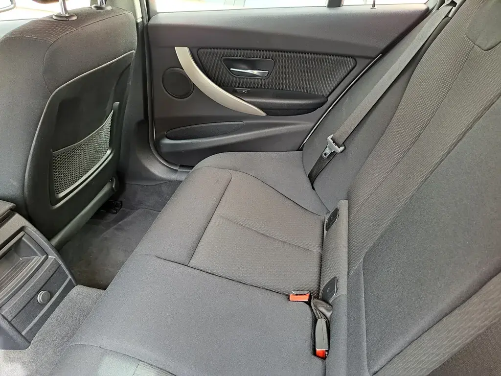 BMW 318 d Touring 24