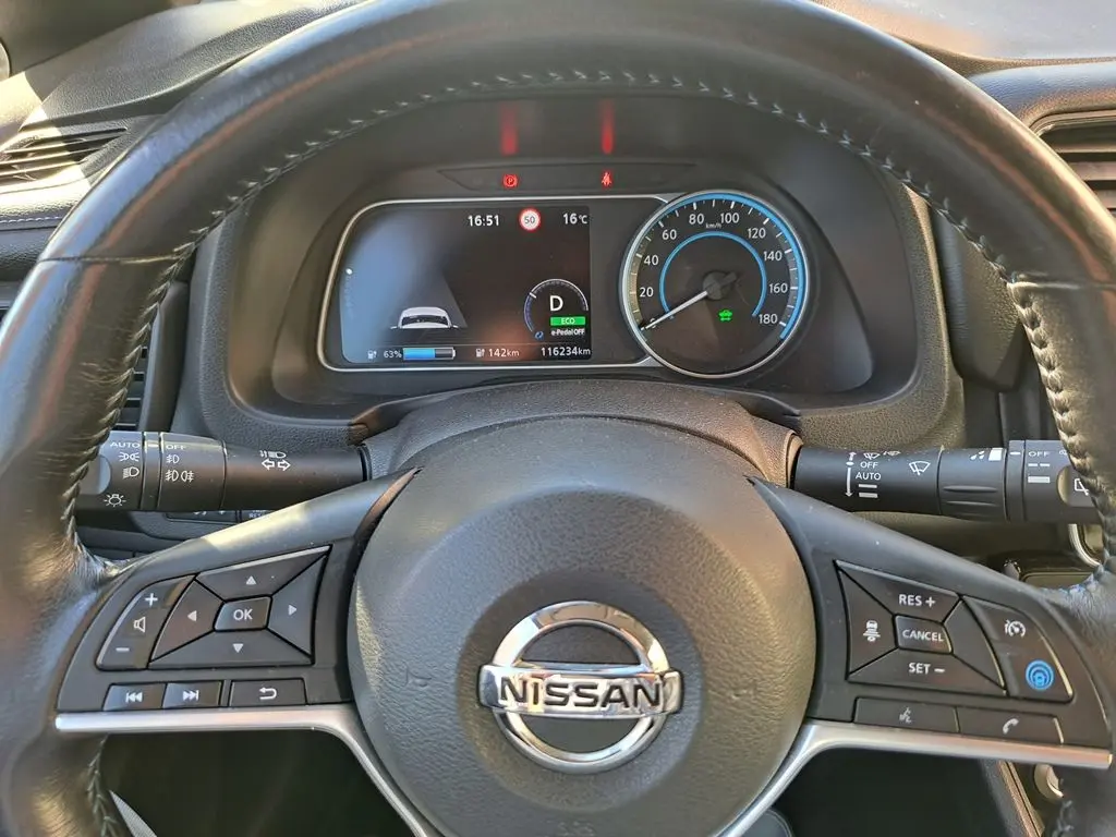 Nissan Leaf N-Connecta 11