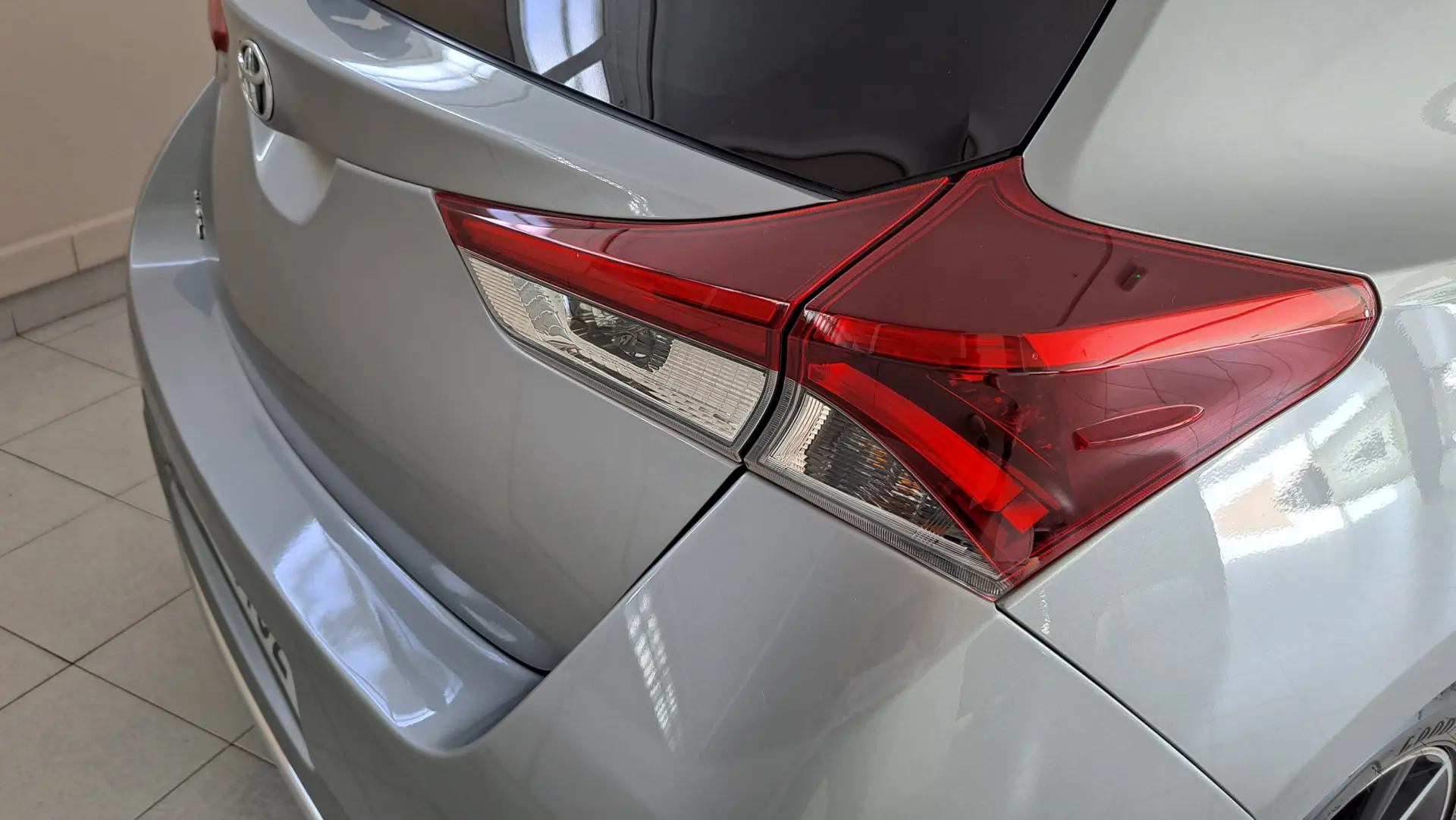 Toyota Auris 1.2T Exclusive 19