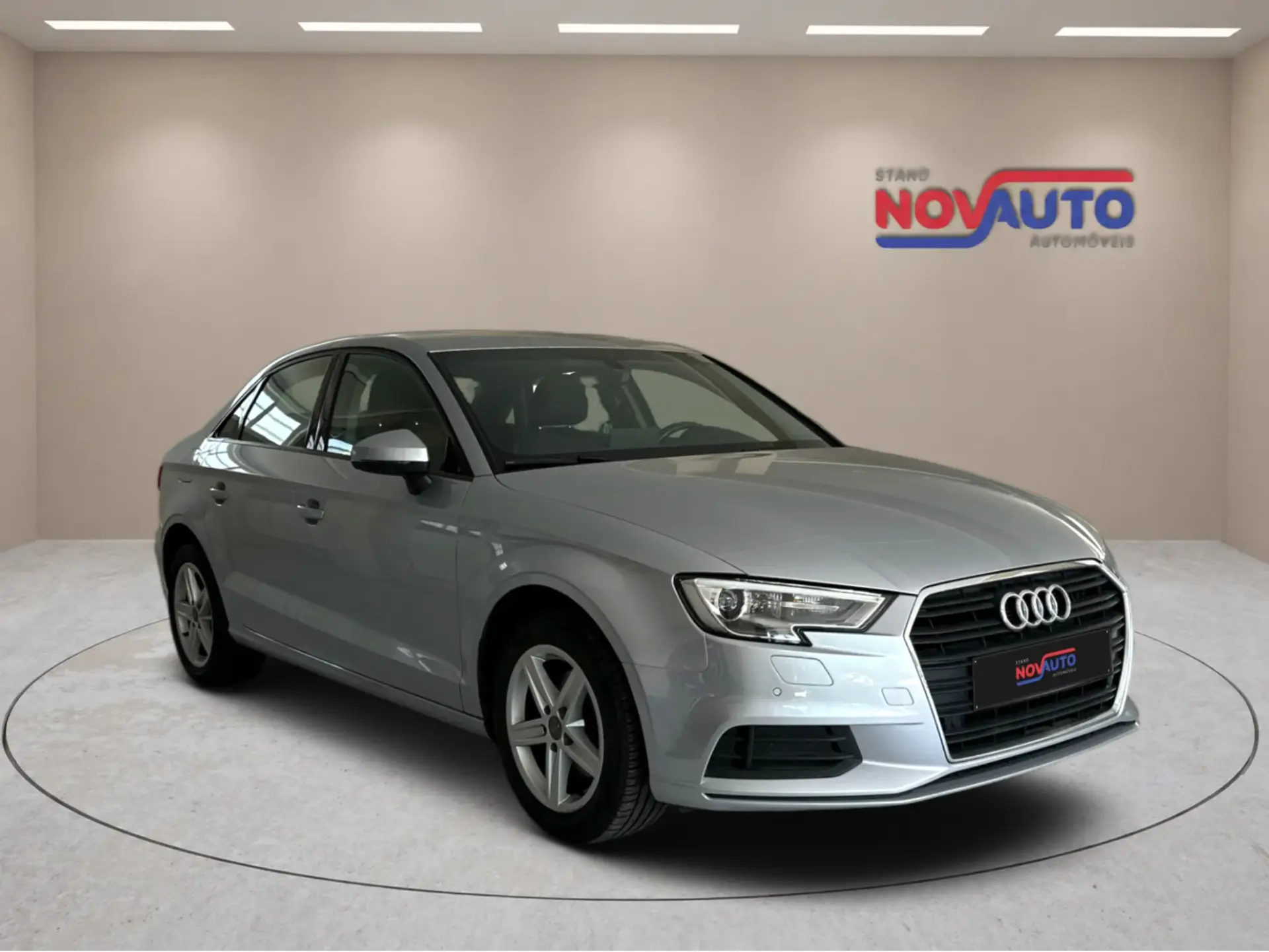 Audi A3 Limousine 30 TFSI Design S tronic 1