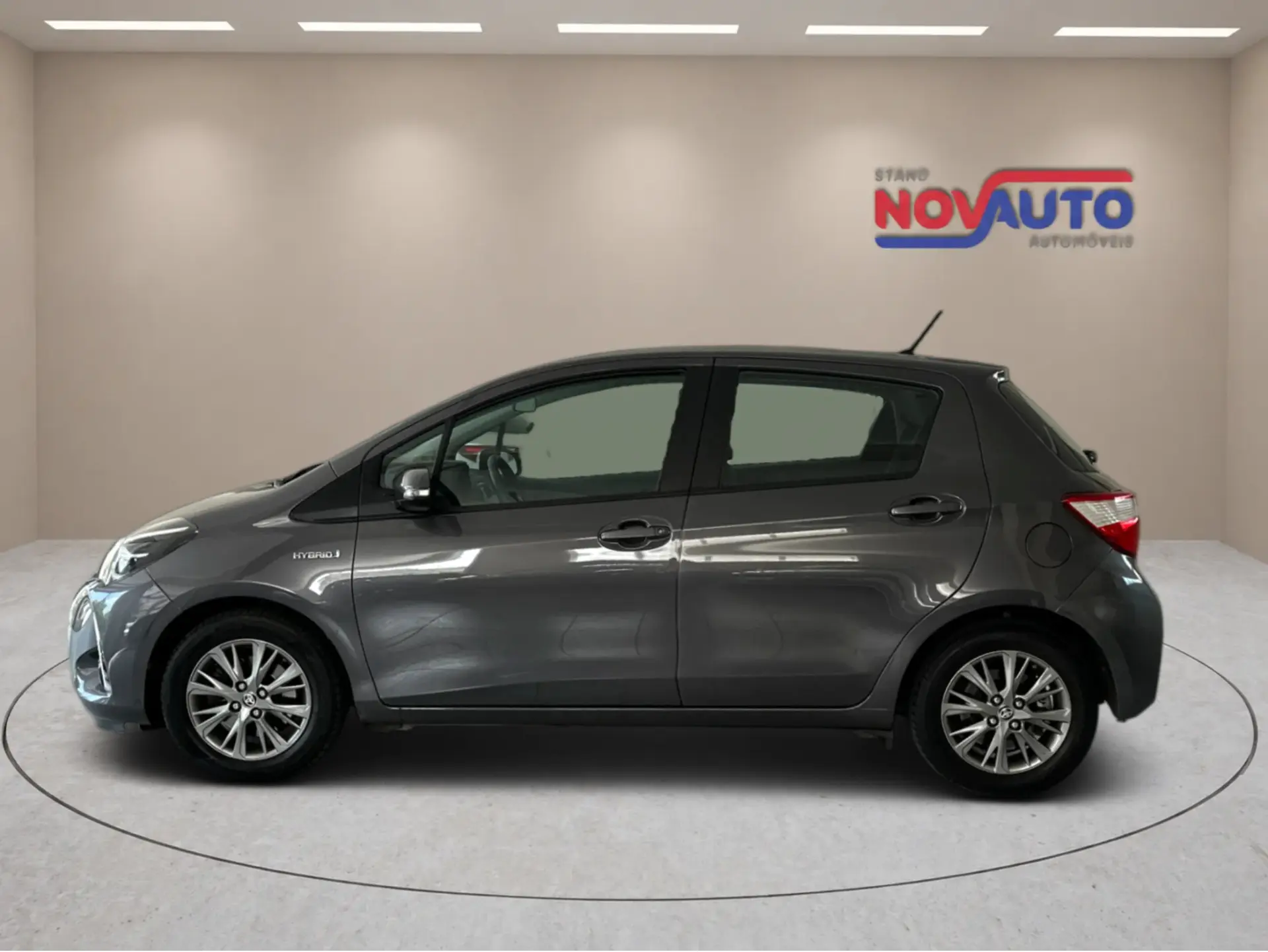 Toyota Yaris 1.5 HSD Sport +P.Techno+P.Luxury 6