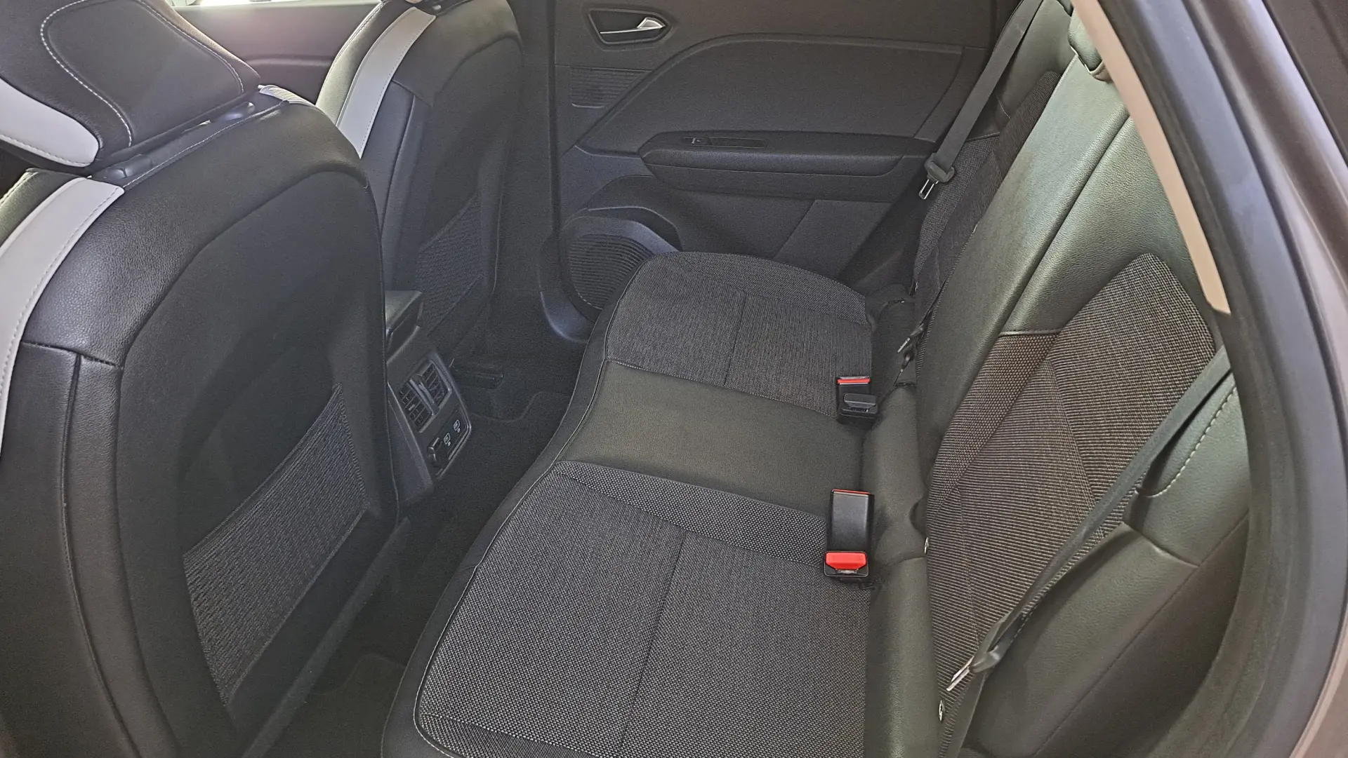 Renault Captur 1.0 TCe Techno 17