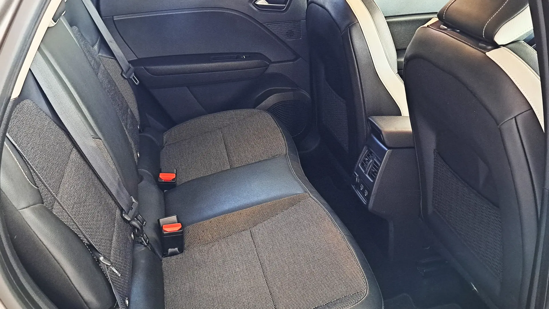 Renault Captur 1.0 TCe Techno 16