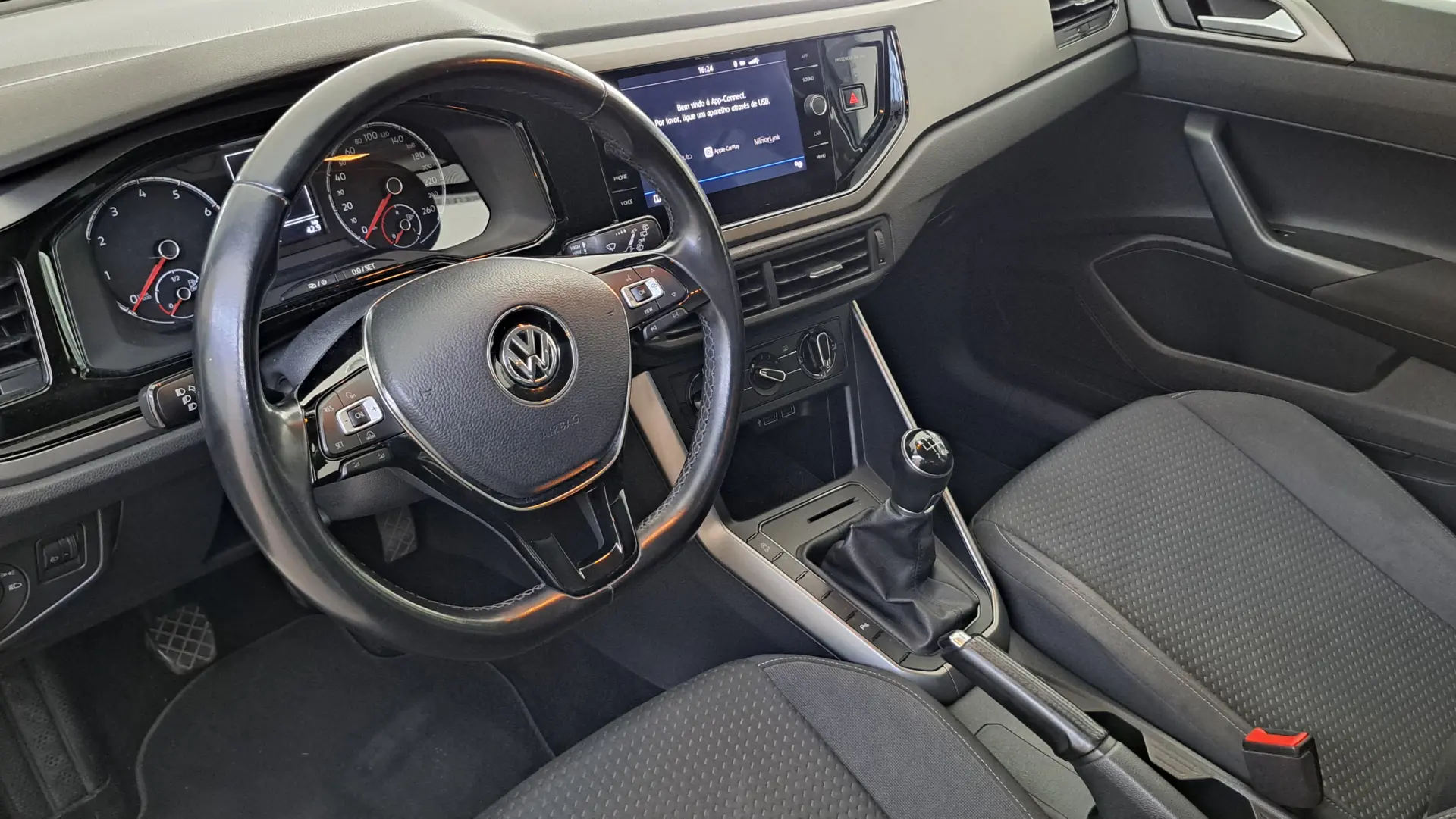 Volkswagen Polo Confortline 13