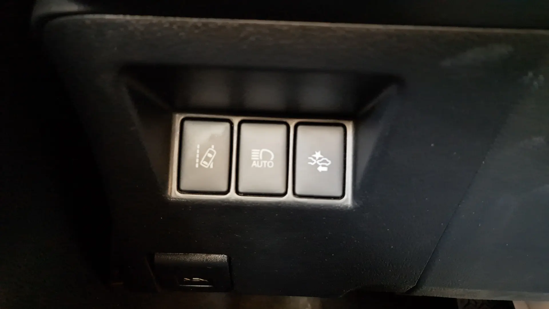 Toyota Yaris 1.5 HSD Sport +P.Techno+P.Luxury 22