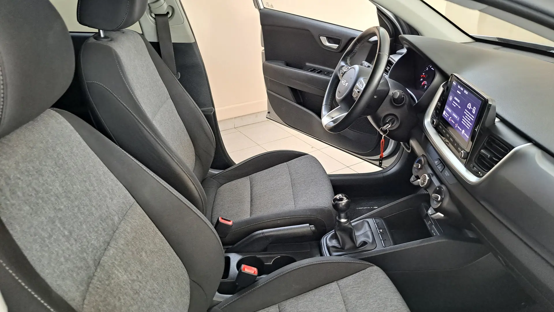 Kia Stonic 1.2 Dynamic 16