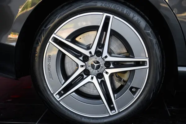 Mercedes-Benz C 300 e AMG Line 23