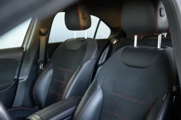 Mercedes-Benz A 180 Limousine d AMG Line Aut. 29