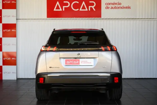 Peugeot e-2008 50 kWh GT Pack 4