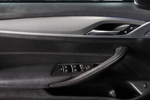 BMW 530 e iPerformance Pack M 22