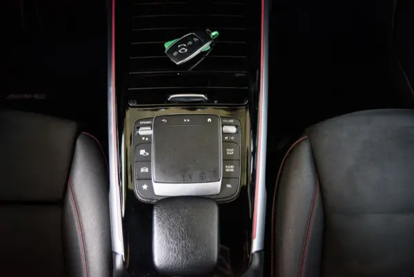 Mercedes-Benz EQB 350 4Matic AMG Line 56