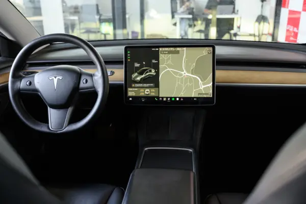 Tesla Model 3 Standard Range Plus RWD 37