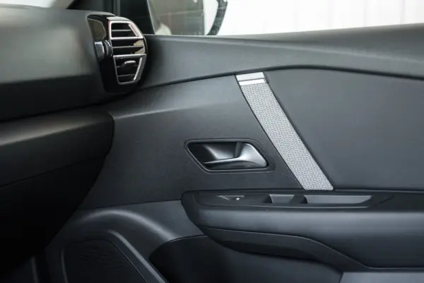 Citroen e-C4 50 kWh Autonomia Conforto Plus 31
