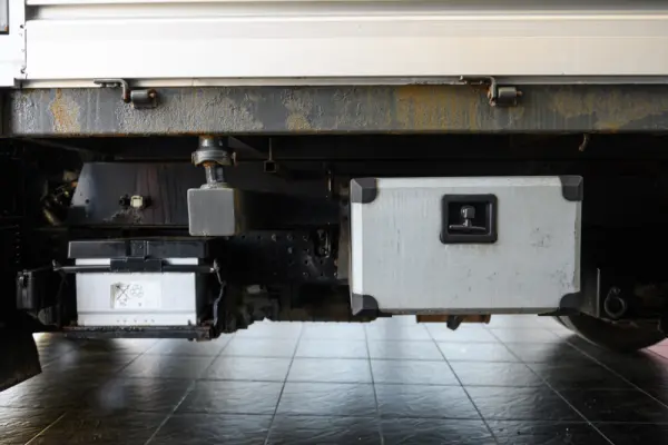 Mitsubishi Fuso Canter 3C13 8