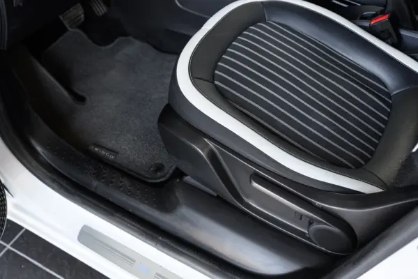 Renault Twingo E-Tech Techno 80 Urban Range 19