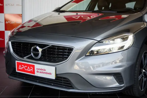 Volvo V40 1.5 T3 Sport Edition R Geartronic 18