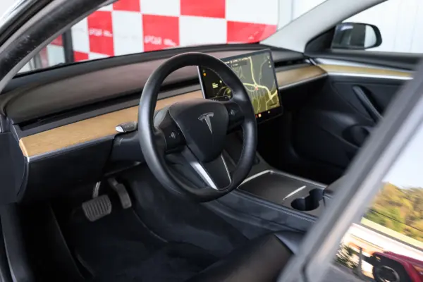 Tesla Model 3 Standard Range Plus RWD 17
