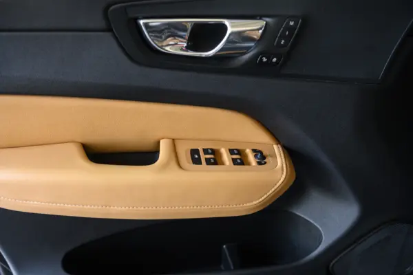 Volvo XC 60 2.0 D4 Inscription AWD Geartronic 24