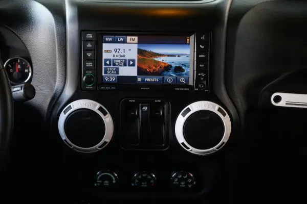 Jeep Wrangler 2.8 CRD Auto Sport 43