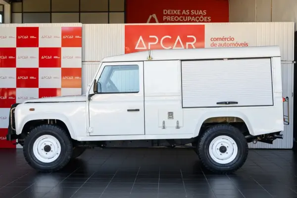 Land Rover Defender 90 SW 2.5 Td5 E 6