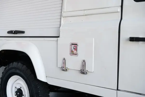 Land Rover Defender 90 SW 2.5 Td5 E 22