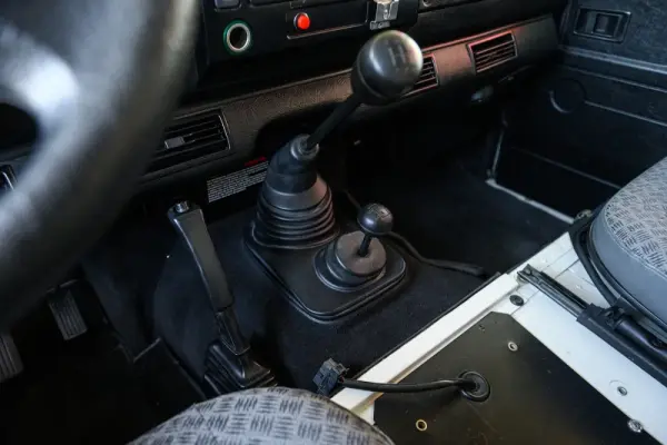 Land Rover Defender 90 SW 2.5 Td5 E 43