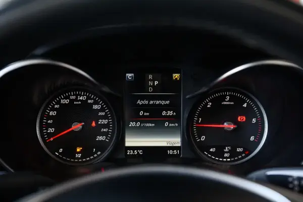 Mercedes-Benz C 220 d Coupe 4Matic 9G-TRONIC AMG Line 49