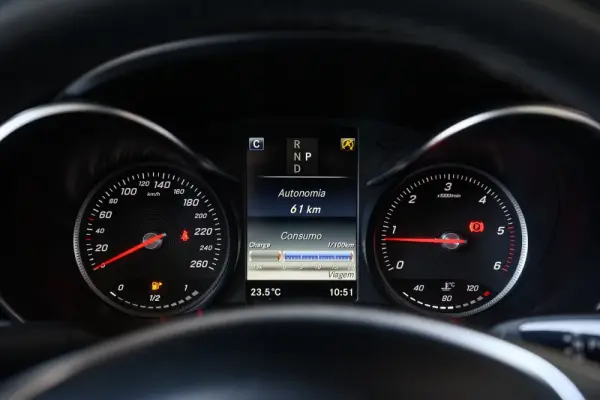 Mercedes-Benz C 220 d Coupe 4Matic 9G-TRONIC AMG Line 59