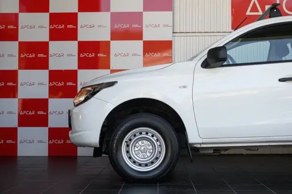 Mitsubishi L200 2.4 DI-D CD Invite Space Cab 3L 4WD 12