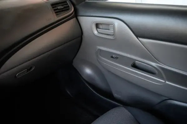 Mitsubishi L200 2.4 DI-D CD Invite Space Cab 3L 4WD 18