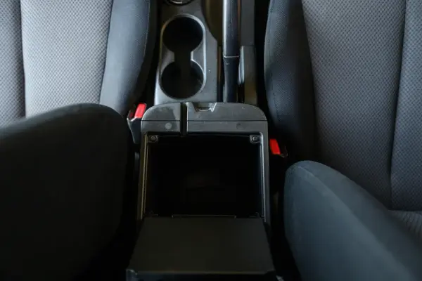 Mitsubishi L200 2.4 DI-D CD Invite Space Cab 3L 4WD 19