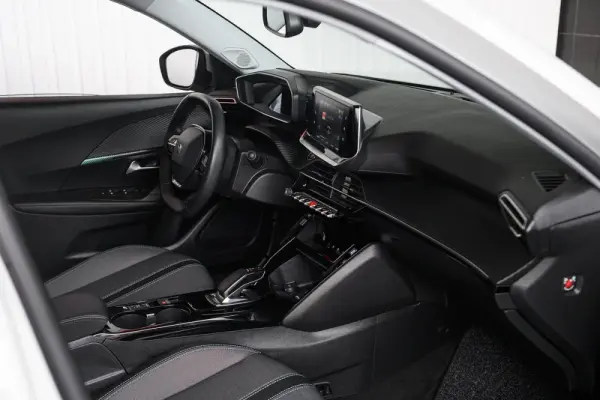 Peugeot e-2008 50 kWh Allure Pack 23