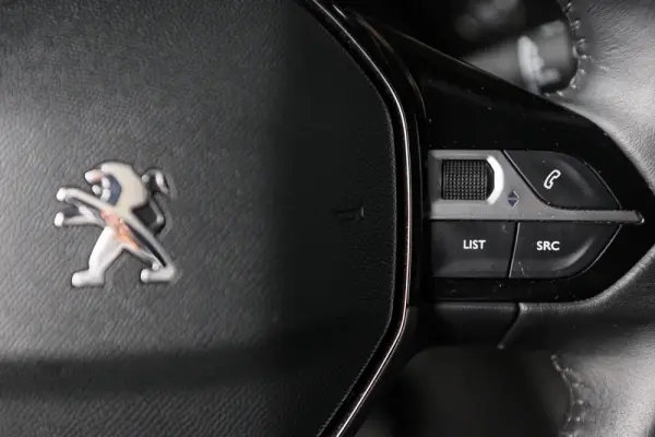 Peugeot e-2008 50 kWh Allure Pack 34