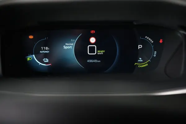 Peugeot e-2008 50 kWh Allure Pack 47