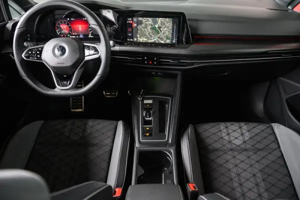 Volkswagen Golf 1.5 eTSI R-Line DSG 59