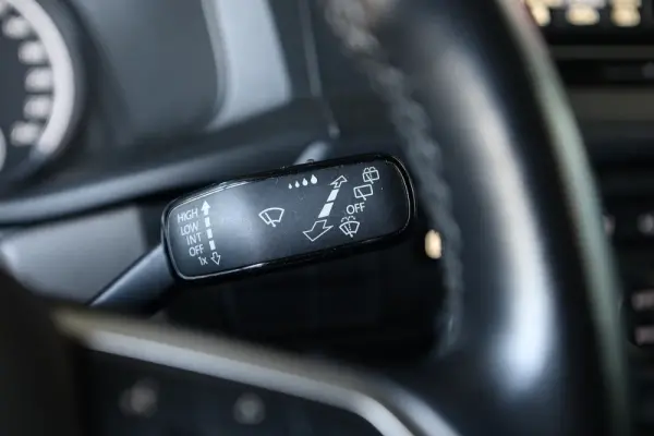 Volkswagen Caravelle 2.0 TDi CD Longa Extra AC 36