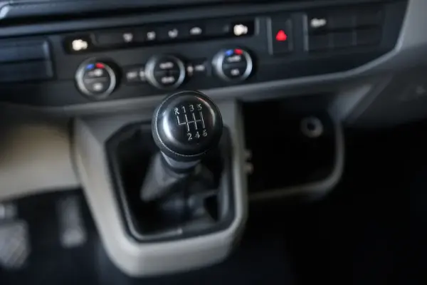 Volkswagen Caravelle 2.0 TDi CD Longa Extra AC 41