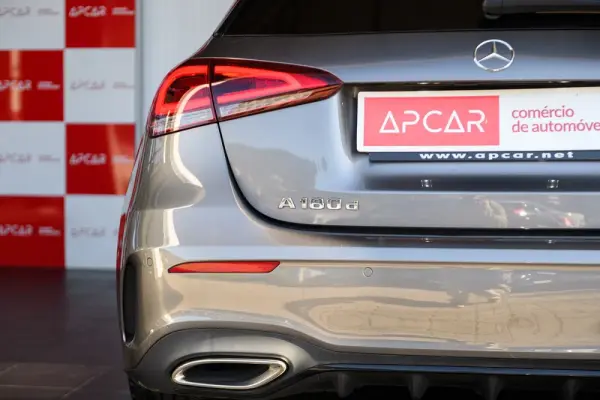 Mercedes-Benz A 180 d AMG Line Aut. 13